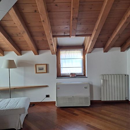 Post Office Holidays House Bergamo Bagian luar foto